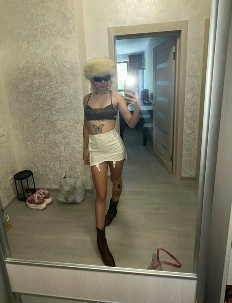 christivovk nude beautiful model archive