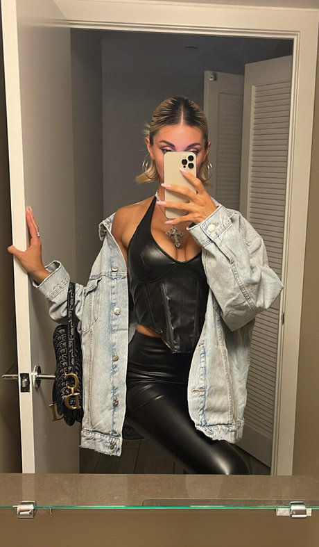 csecretss model pretty gallery