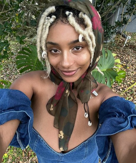 Plantbae model sex picture