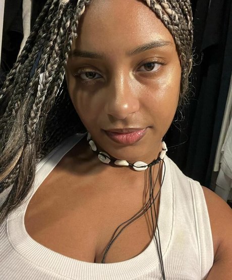 Plantbae art model photo