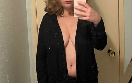 strawberrysweetmilk nude pornstar photo