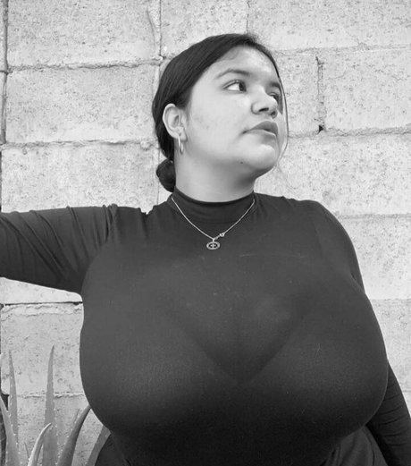 Jossgomez hot actress image