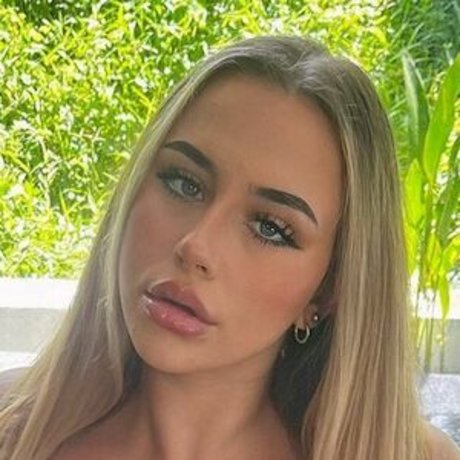 Selina Bond pornstar beautiful pictures