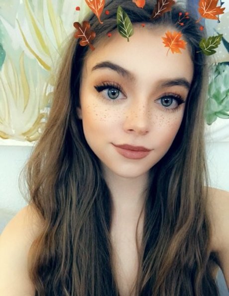 Rose Castella model nice pic