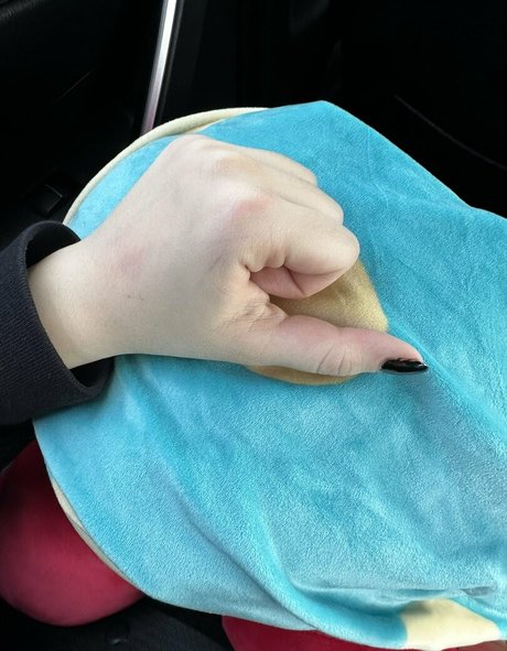 Rainhoe sex model image