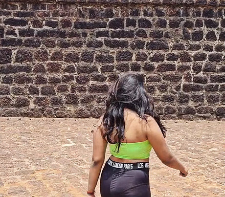 Radhika Maroo nude model pics