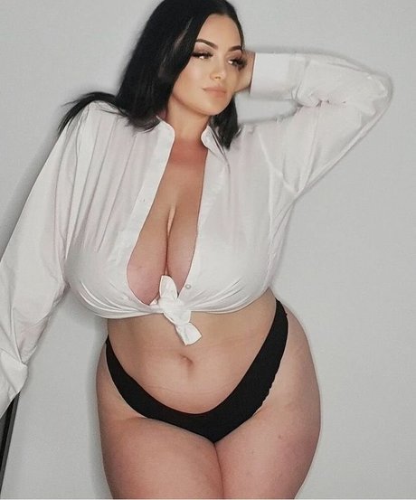 Klara Devine model hot photo