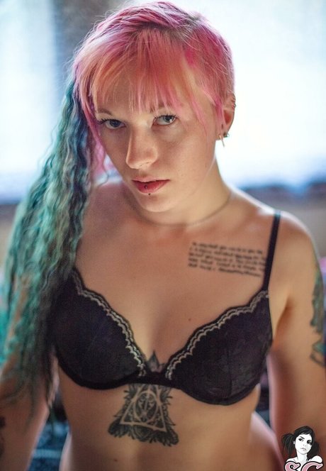 Venomousrose porn model images