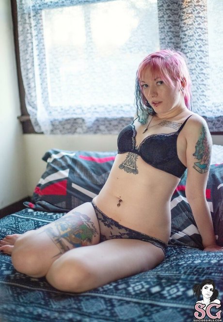 Venomousrose erotic actress pics