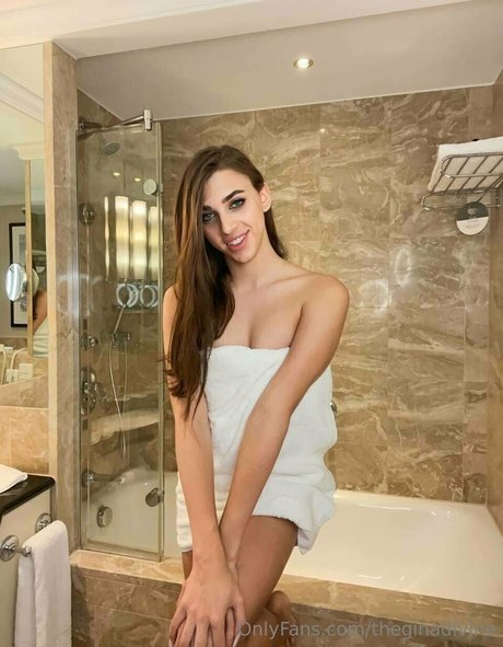 theginadivine star nude photos