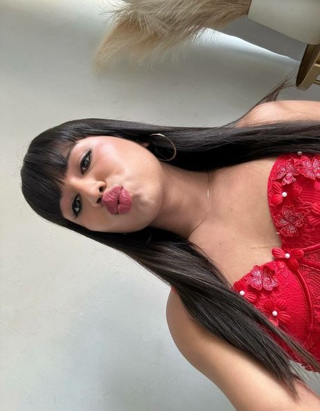 Isa Oelsi nude pornstar pic