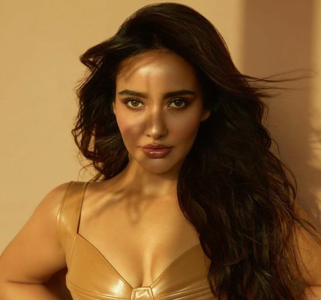 Neha Sharma free actress pic