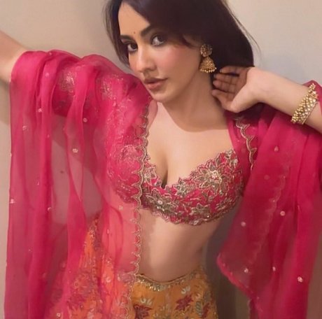 Neha Sharma star beautiful pic