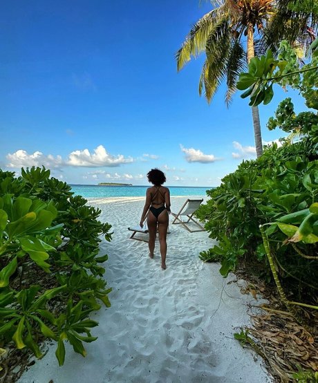 Raye model sexy photos