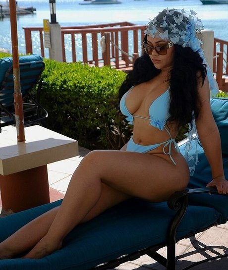 Roxsana Diaz star adult galleries