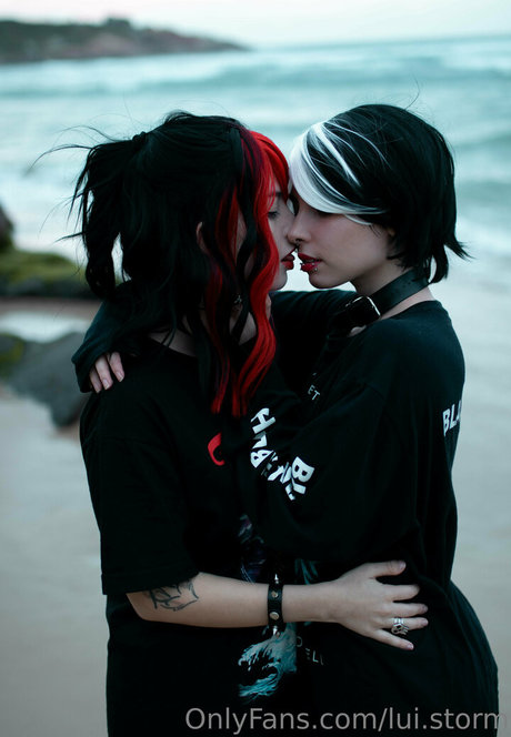 lui storm erotic actress photo