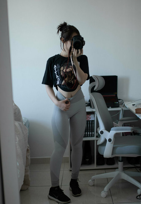 lui storm pretty model images