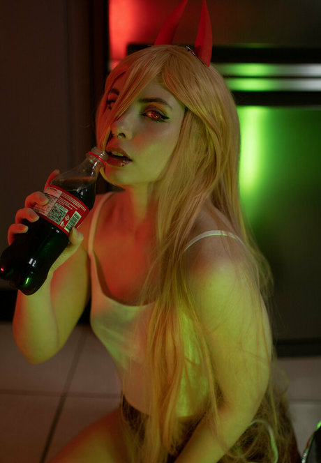 lui storm free model picture