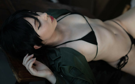 lui storm nudes model images