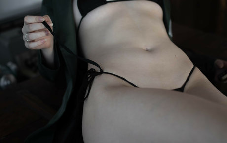 lui storm model perfect image