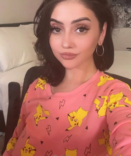 evelyn luxe Quick model image