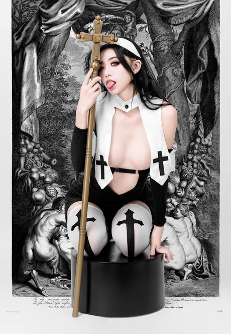 yu___sushi star naked images