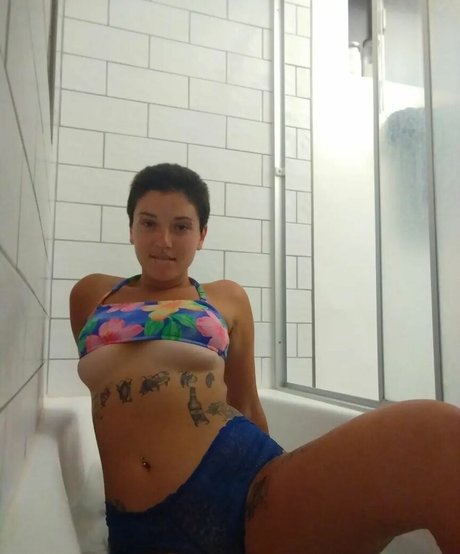 male naked onlyfans top pic