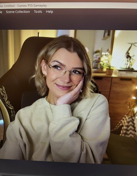 Emmalition model top picture