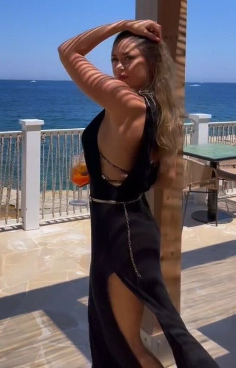 Ella Anastasiou porn model pic