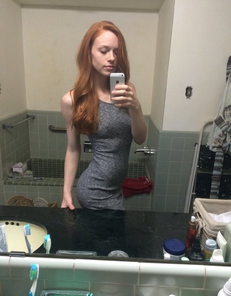 emmmxc nudes model img