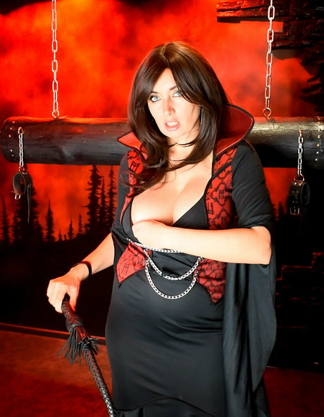 mariamoon8m hot actress pictures