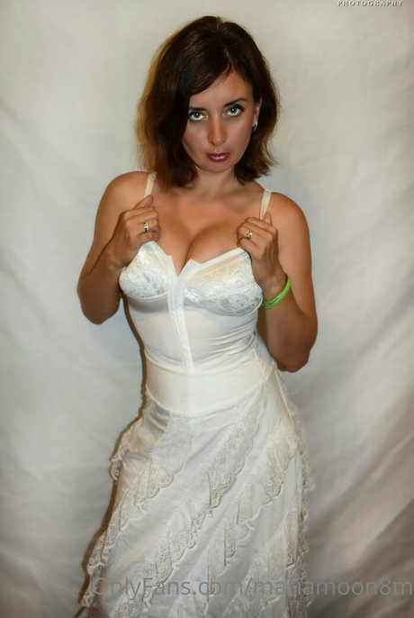 mariamoon8m model nice images