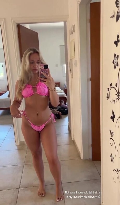 Mia Winward Dunn hot pornstar photos