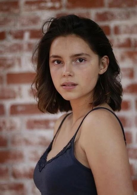 Inde Navarette model images