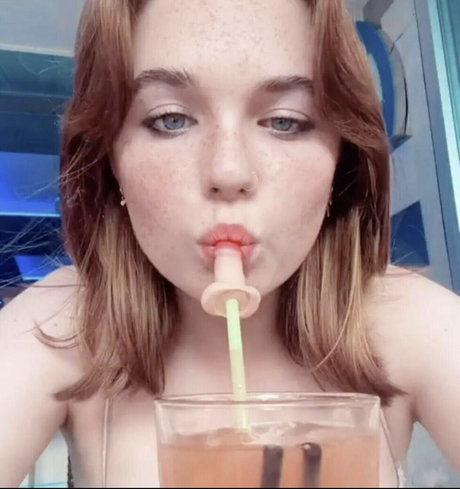 Beaux ASMR pornographic model image