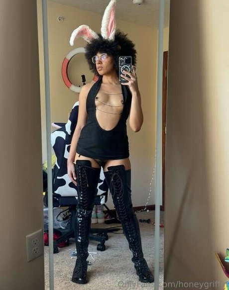 Honey Griffin star art photo