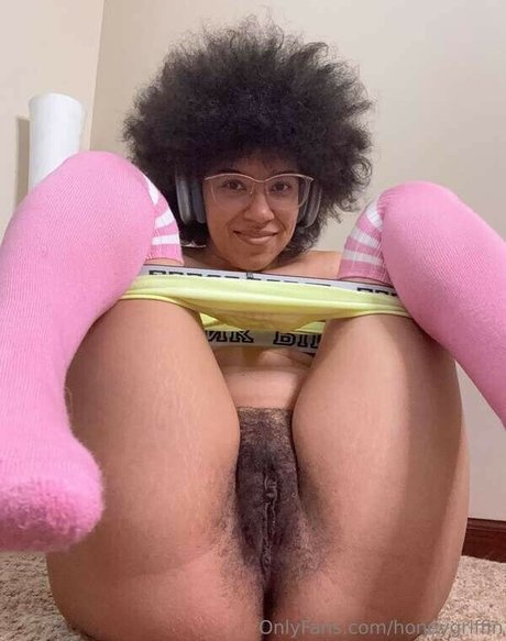 Honey Griffin nice model picture