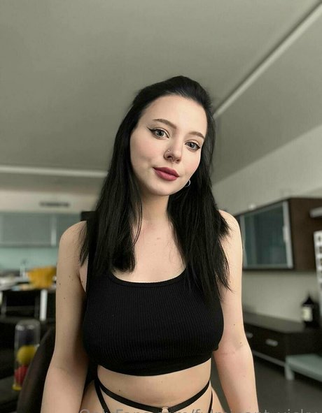 fulminant vicky naked star image