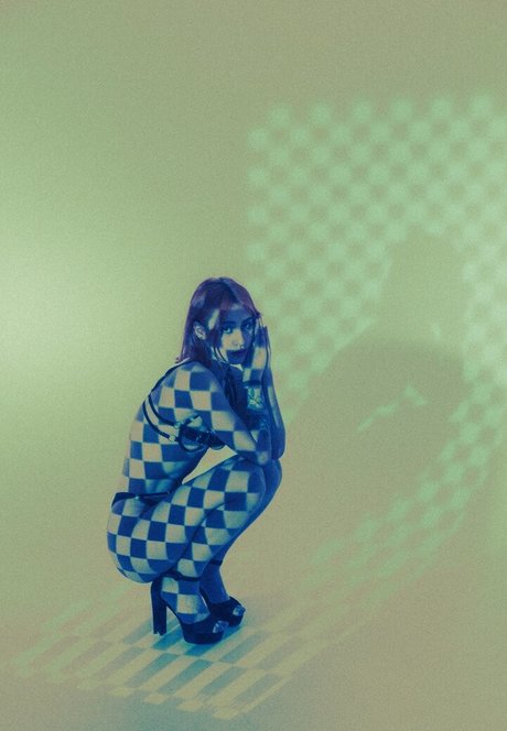 Call Me Elfa perfect model pictures