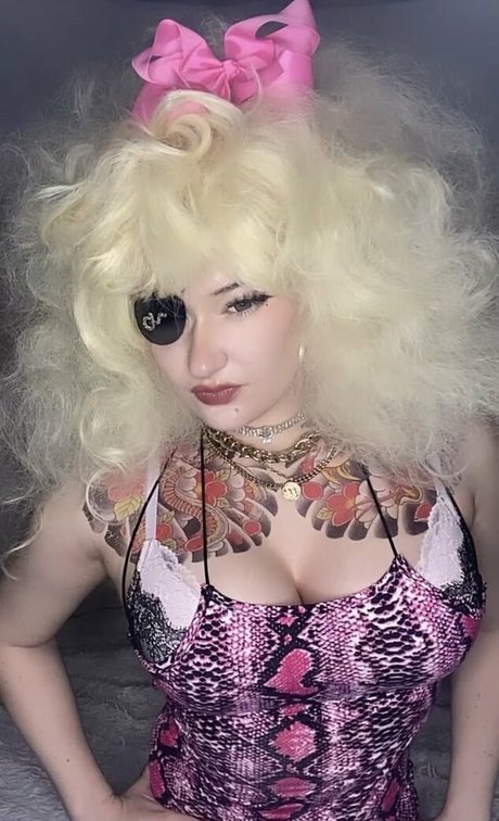 venom wifey free model pic