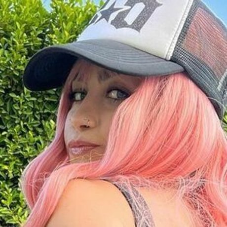 shyonthelow nudes model galleries