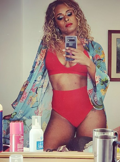 Roberta Rodrigues pornstar free img