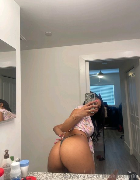 lightskinkim model nude images