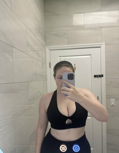 Brecht Apologist naked actress pic