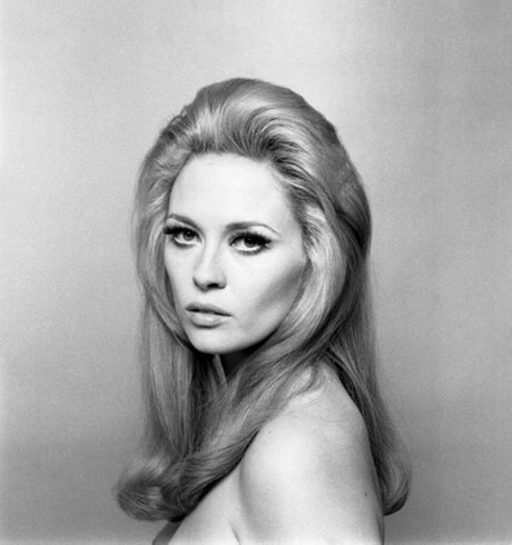 Faye Dunaway nude star archive