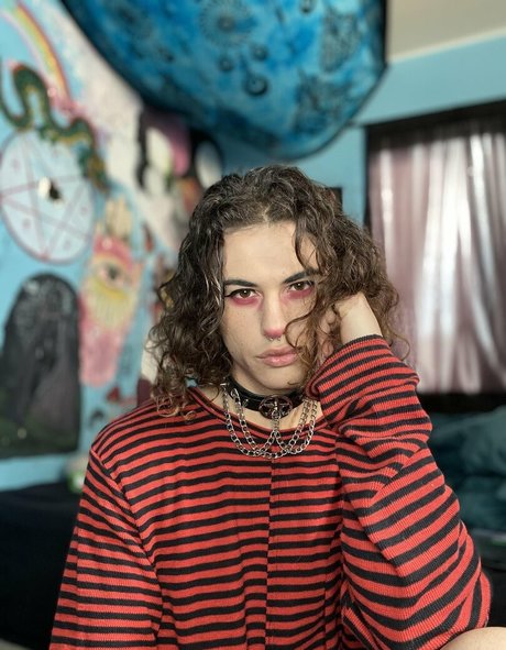 Ghoul angel pornographic model pic