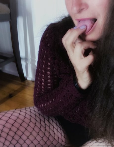 sometimesmaybee model hd img