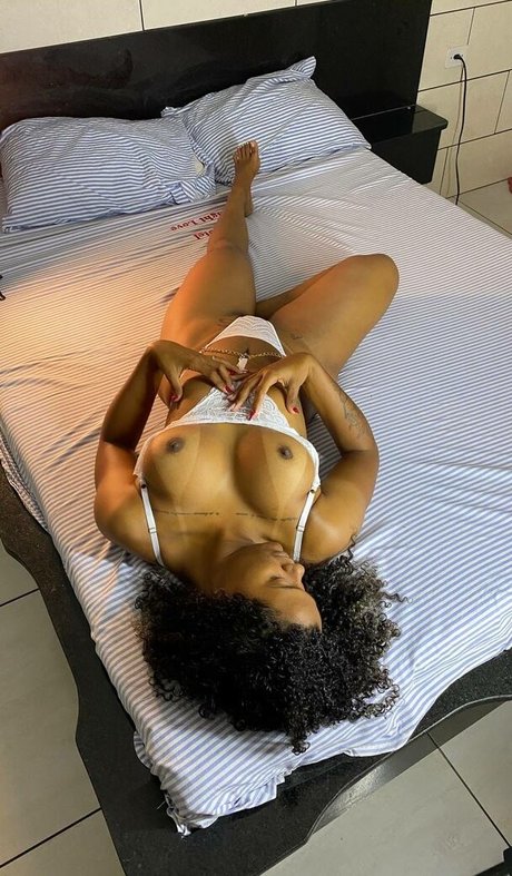 Rebeca Souza model top pics