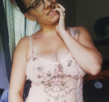 Feline Anchor adult actress picture