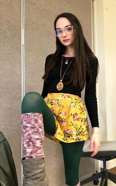 Emma Lilly exclusive pornstar gallery